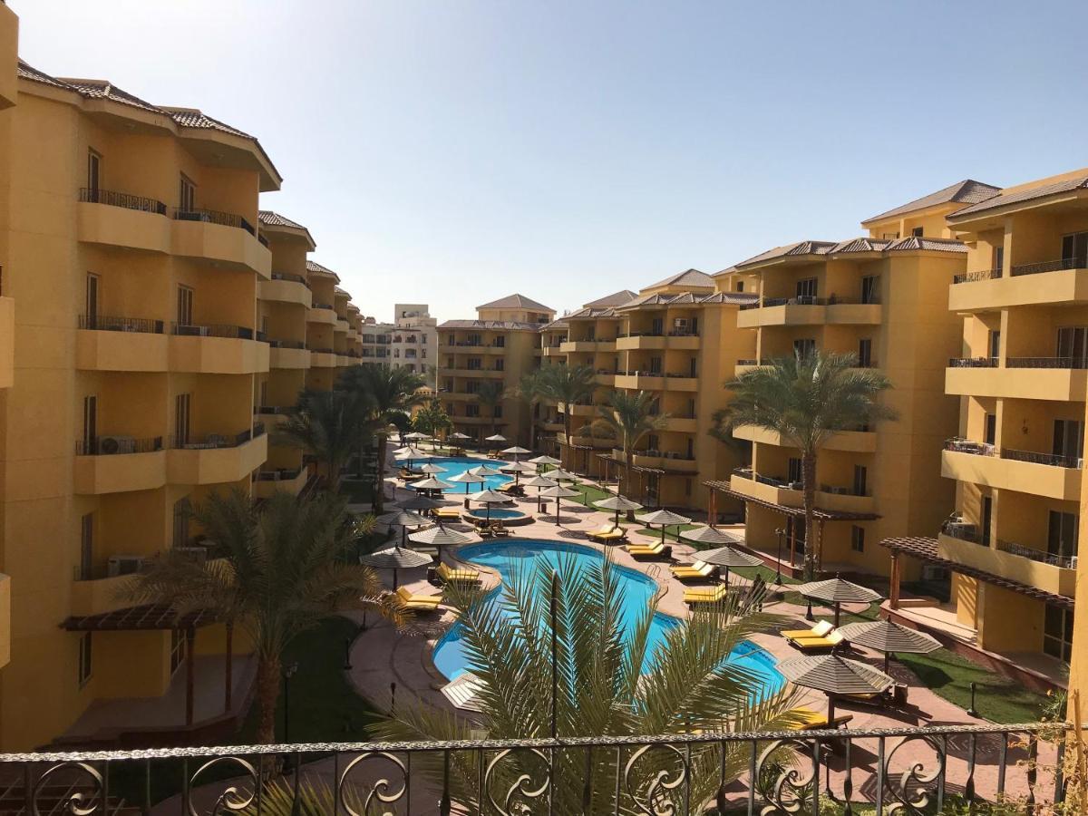 Pool View Apartments At British Resort - Unit 15 Gurdaka Szoba fotó