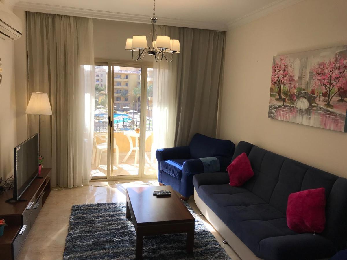 Pool View Apartments At British Resort - Unit 15 Gurdaka Szoba fotó